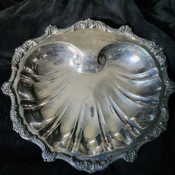 Vtg Poole Old English Silverplate Centerpiece Shell Bowl /Serving Bowl w/Gadroon - Picture 1 of 8